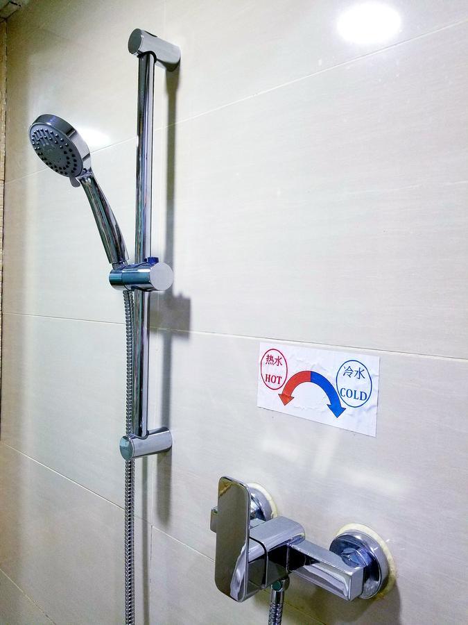 Longwin Hostel Hong Kong Room photo